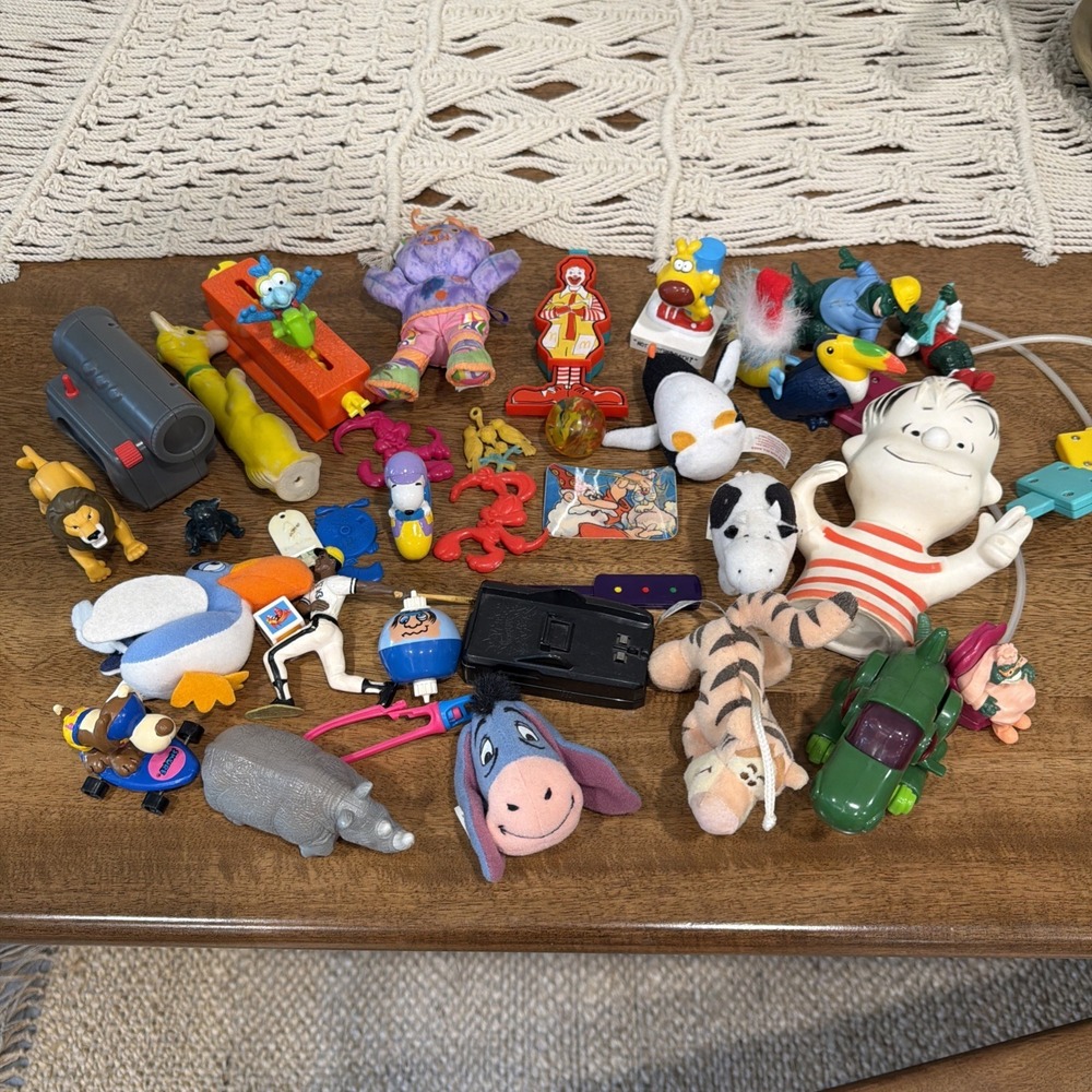 Vintage Toy Lot Small Toys Figurines Various Brands Sizes &Years Snoopy Dinos